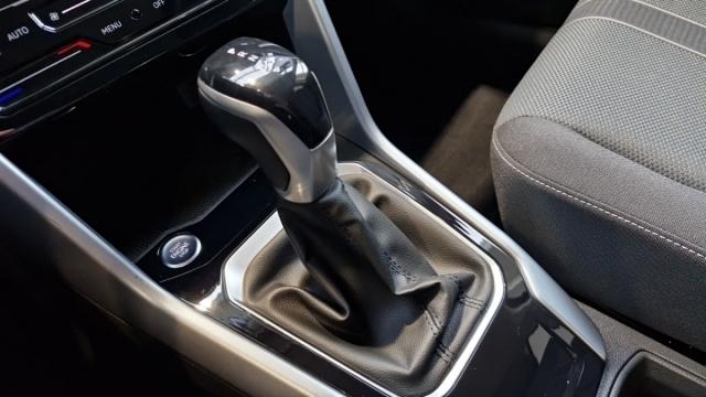 Volkswagen T-Roc image 2