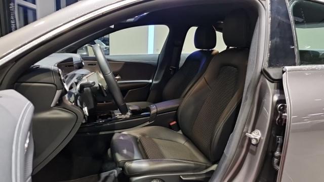 Mercedes Benz Cla image 5