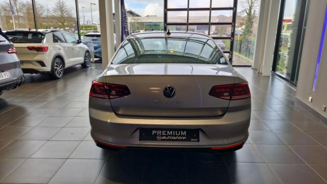 Volkswagen Passat image 4