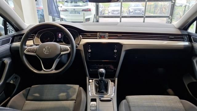 Volkswagen Passat image 6