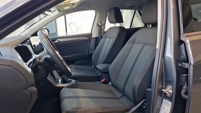 Volkswagen T-Roc image 2