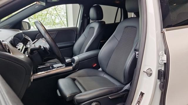 Mercedes Benz Gla image 8