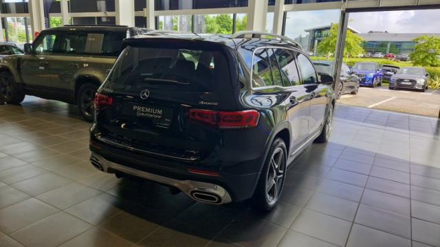 Mercedes Benz Glb image 8