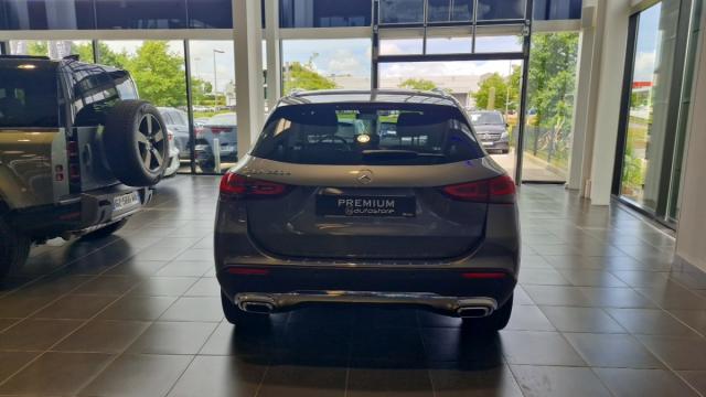 Mercedes Benz Gla image 8