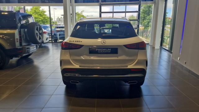 Mercedes Benz Gla image 2
