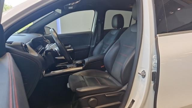 Mercedes Benz Gla image 8