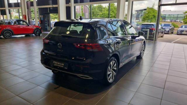 Volkswagen Golf image 7