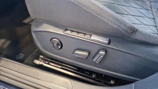 Volkswagen Golf image 4