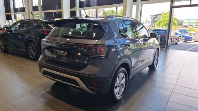 Volkswagen T-Cross image 1