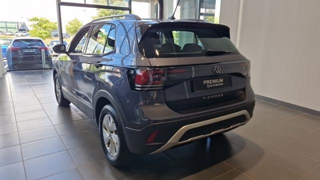 Volkswagen T-Cross image 2