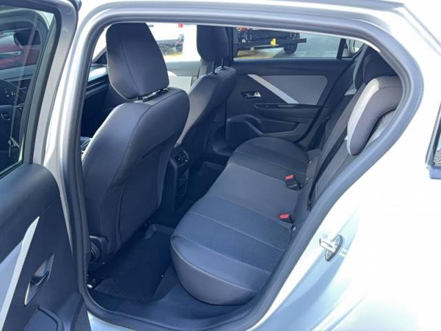 Opel Astra image 2
