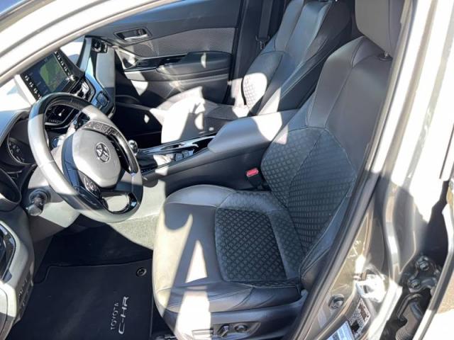 Toyota C-Hr image 9