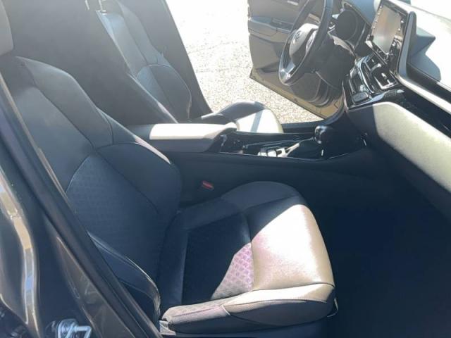 Toyota C-Hr image 2