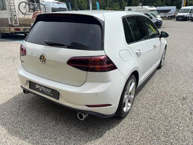 Volkswagen Golf image 9