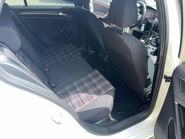 Volkswagen Golf image 5