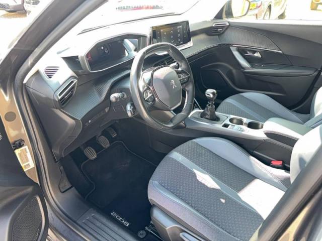 Peugeot 2008 image 8