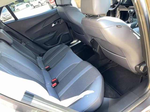 Peugeot 2008 image 2