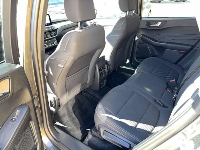 Ford Kuga image 4