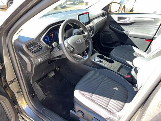 Ford Kuga image 1