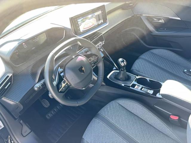 Peugeot 2008 image 3