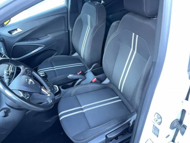 Opel Crossland image 1