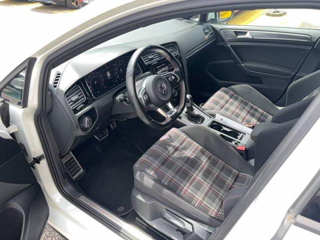 Volkswagen Golf image 6