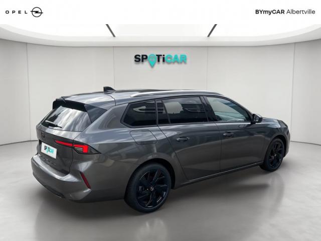 Opel Astra Sports Tourer image 7