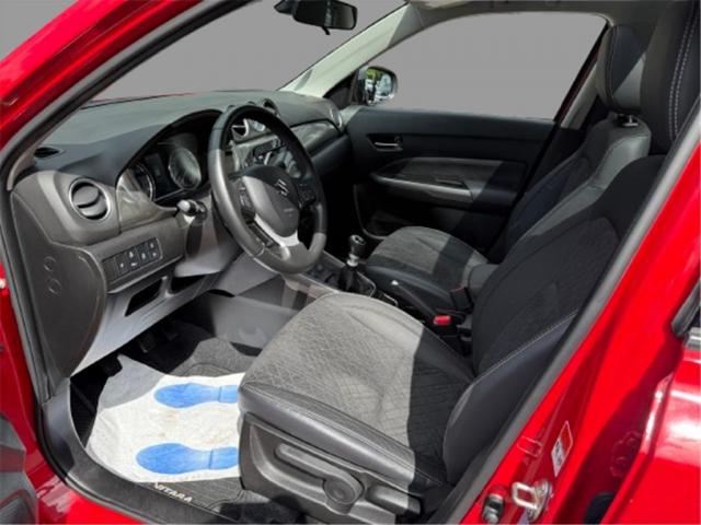 Suzuki Vitara image 8
