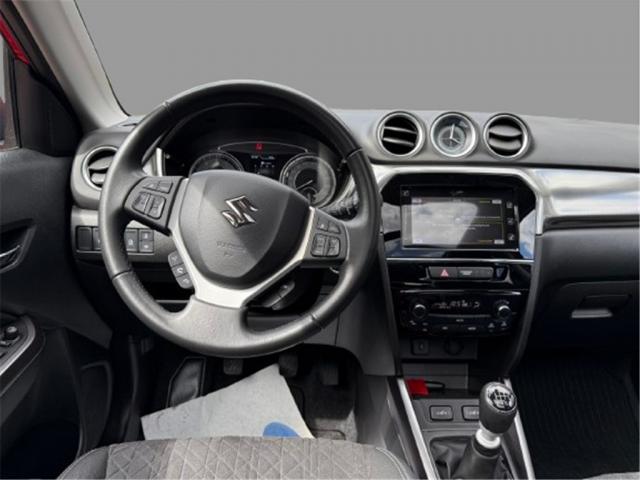 Suzuki Vitara image 3