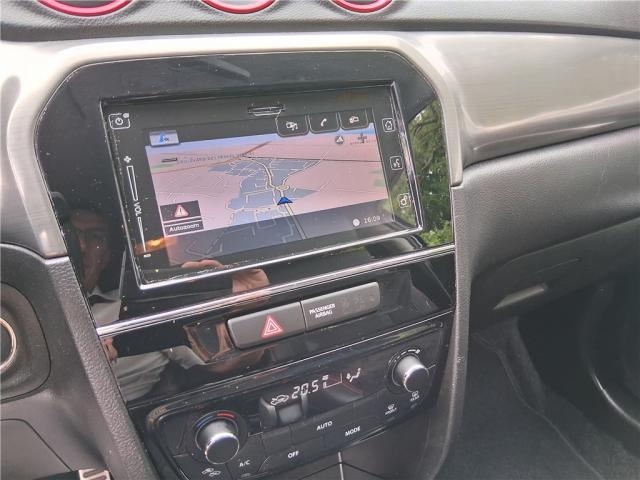 Suzuki Vitara image 8