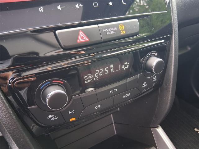 Suzuki Vitara image 8