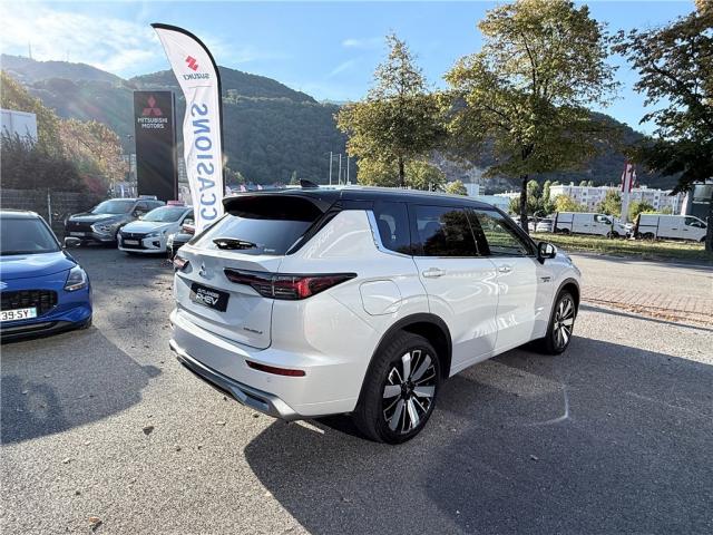 Mitsubishi Outlander image 7