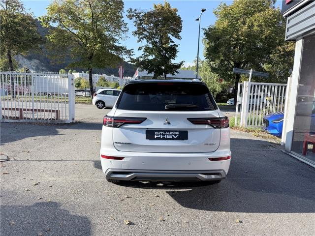 Mitsubishi Outlander image 9
