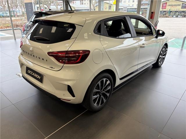 Mitsubishi Colt image 9