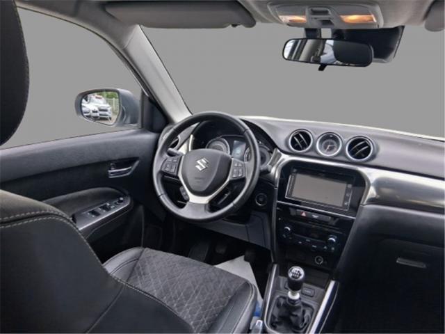 Suzuki Vitara image 8