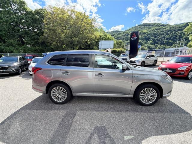 Mitsubishi Outlander image 6