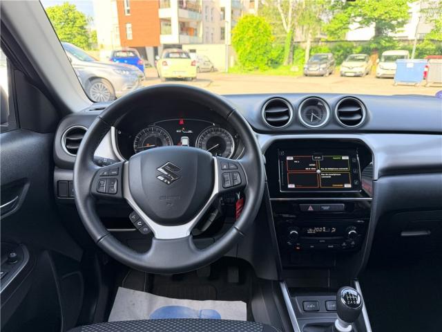 Suzuki Vitara image 2