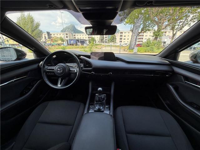 Mazda 3 image 2