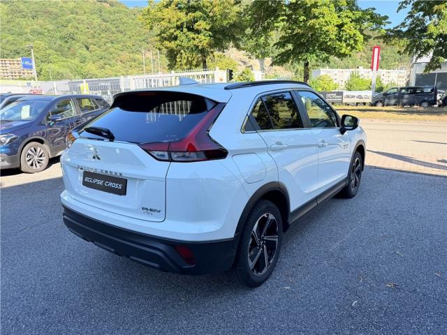 Mitsubishi Eclipse Cross image 8