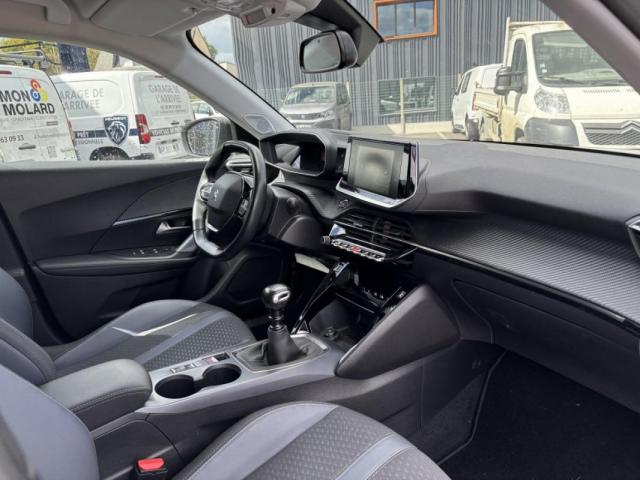 Peugeot 2008 image 9