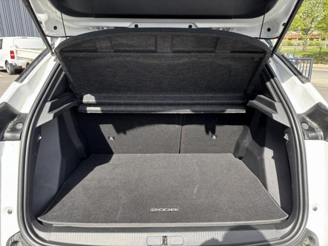 Peugeot 2008 image 2