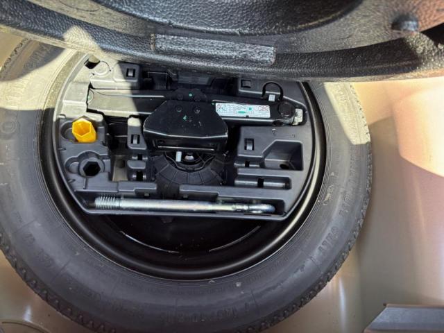 Peugeot 208 image 1