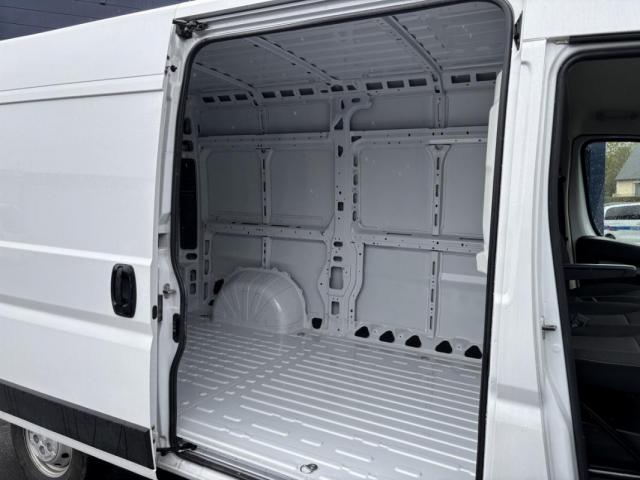 Peugeot Boxer image 2