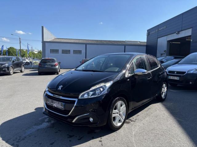 Peugeot 208 image 2