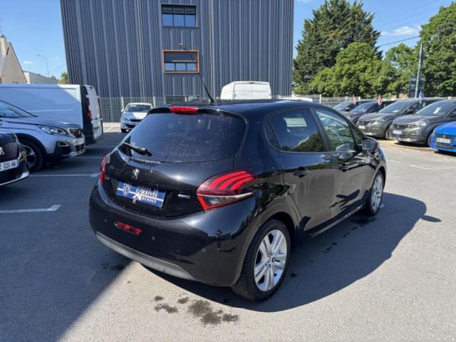 Peugeot 208 image 3