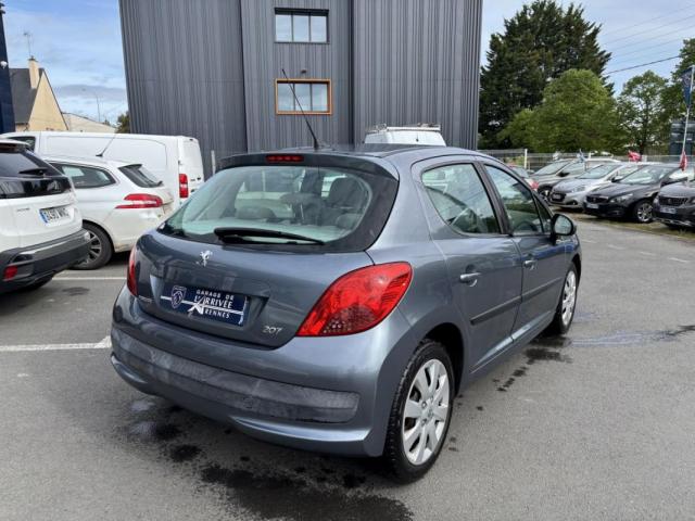 Peugeot 207 image 6