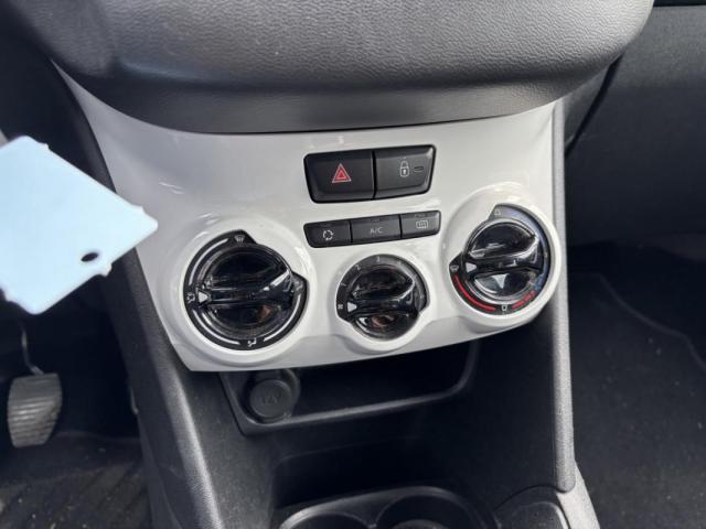 Peugeot 208 image 8
