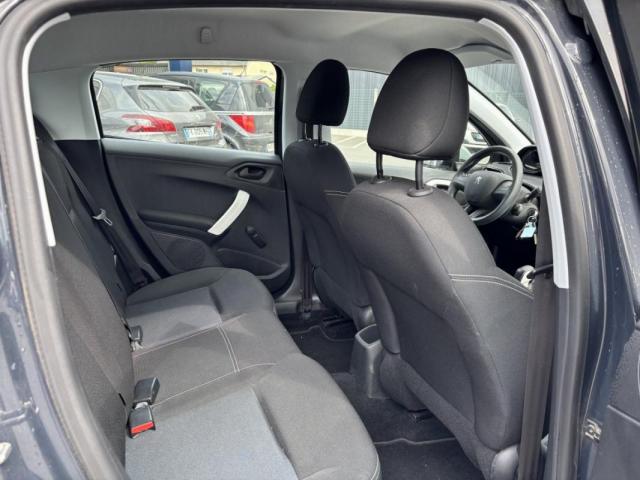 Peugeot 208 image 1