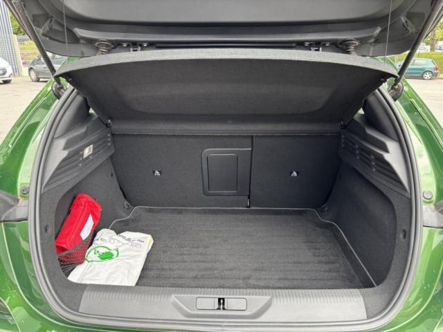 Peugeot 308 image 2
