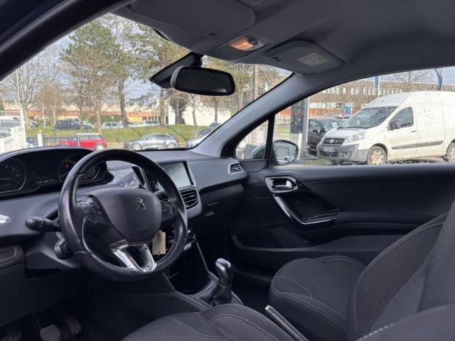 Peugeot 208 image 7